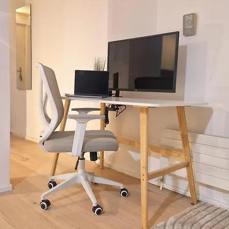 Queensize-bett, Arbeitsplatz, Gratis Parkplatz Apartment *